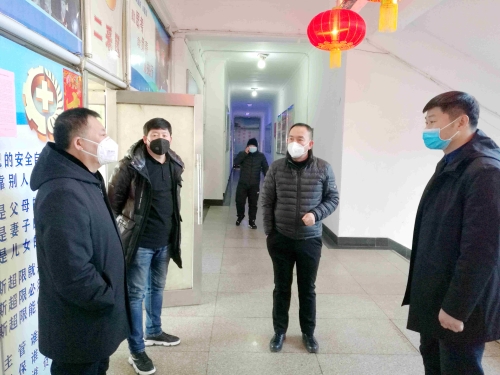 七台河公司新建煤矿组织党员干部深入基层检查疫情防控工作。。。。。（李春铭 摄）