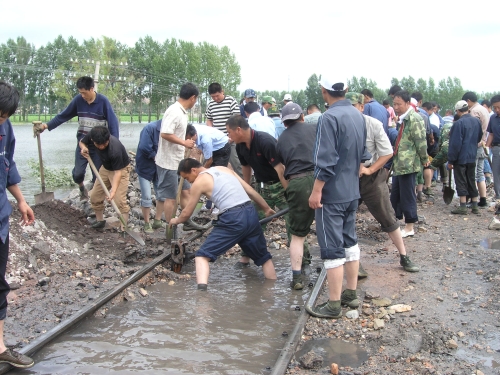 铁路运输部抢修线路