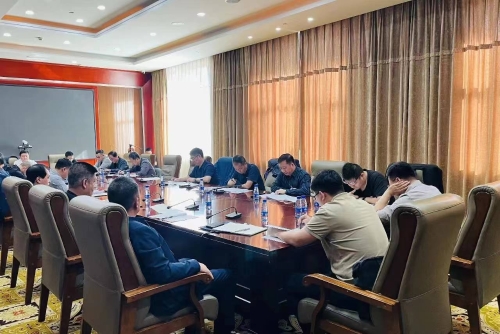 9月20日，，，，，集团公司总工程师于会军率调研组深入双鸭山矿业公司就灾害防治、科技创新、节能环保等工作开展调研。。。。。。。。