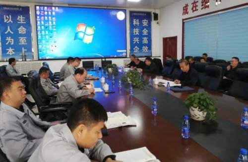 10月16日，，，，，，公司采掘生产服务组到东荣三矿指导服务。。。。。