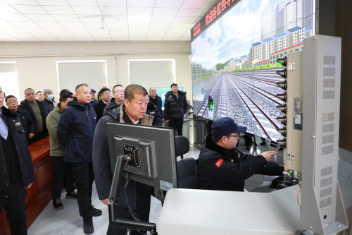 11月10日上午，，，，，，集团公司2023年度矿区铁路运输安全质量标准化工作会议-5