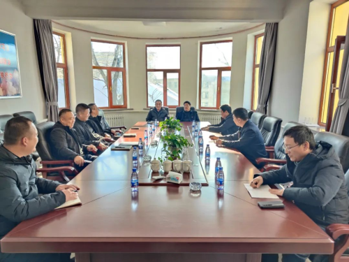 11月15日，，，，，，公司党委书记、董事长宫延明到产品研发中心调研检查